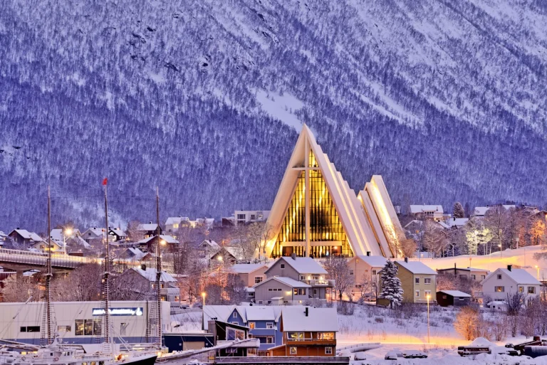 Poolkathedraal (Ishavskatedralen) - Tromsø, Noorwegen